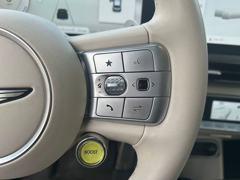 Used 2023 Genesis GV60 Performance image 11