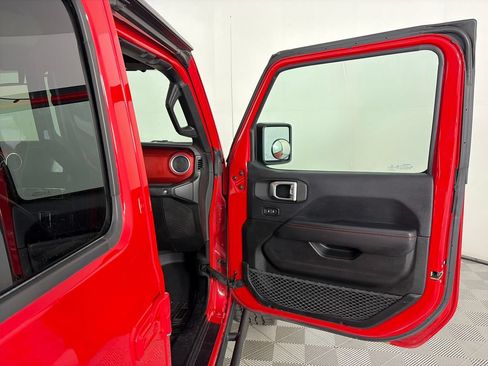 Used 2018 Jeep Wrangler Unlimited Rubicon w/ Cold Weather Group AWD/4WD image 30