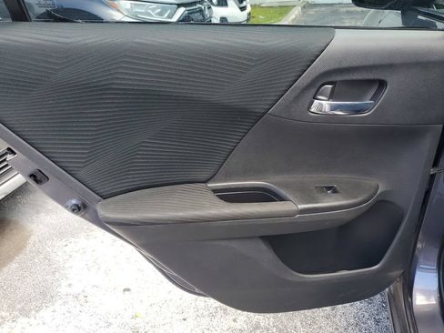 Used 2015 Honda Accord LX image 10