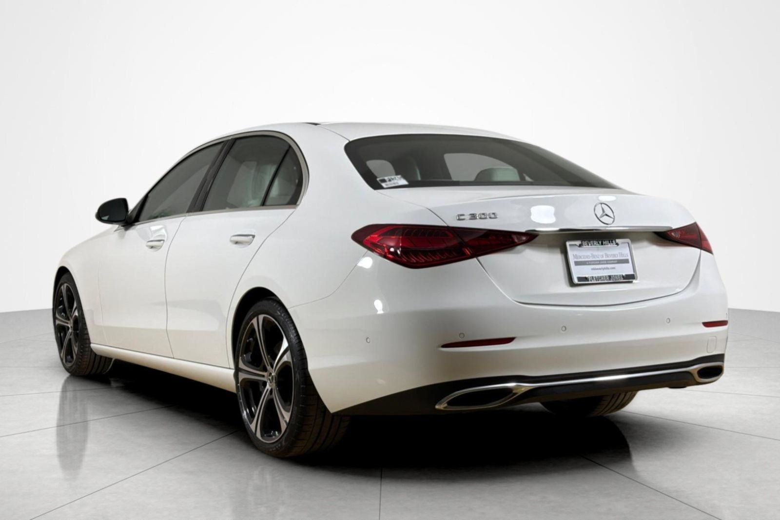 Used 2024 Mercedes-Benz C 300 Sedan image 3