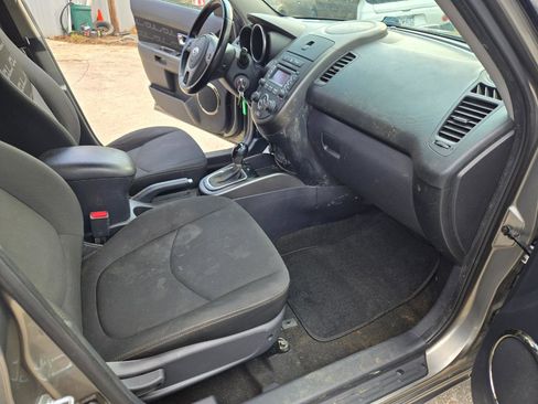 Used 2013 Kia Soul + image 16