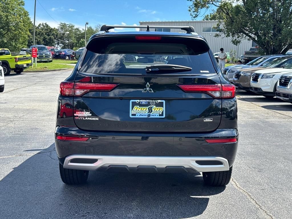 Used 2022 Mitsubishi Outlander SEL AWD/4WD image 4