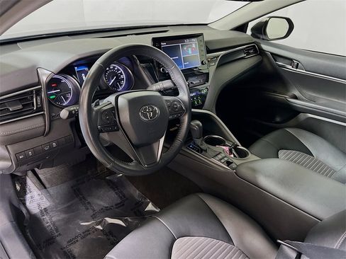Certified 2022 Toyota Camry SE image 10