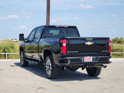 Used 2023 Chevrolet Silverado 2500 Custom w/ Custom Value Package AWD/4WD image 5