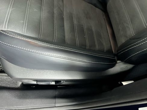 Used 2024 Mitsubishi Outlander SE FWD image 8