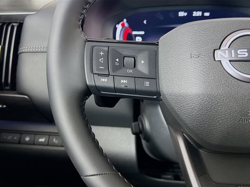 New 2026 Nissan Pathfinder Platinum image 14