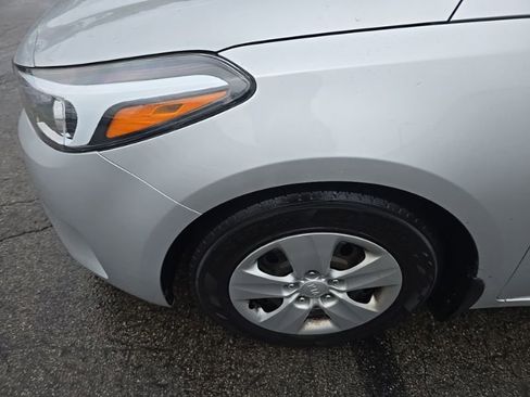 Used 2017 Kia Forte LX FWD image 10
