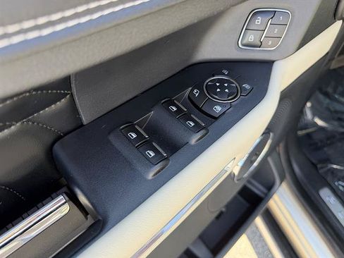 Used 2018 Ford Expedition Platinum AWD/4WD image 34