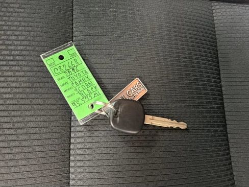 Used 2016 Toyota Camry SE FWD image 29