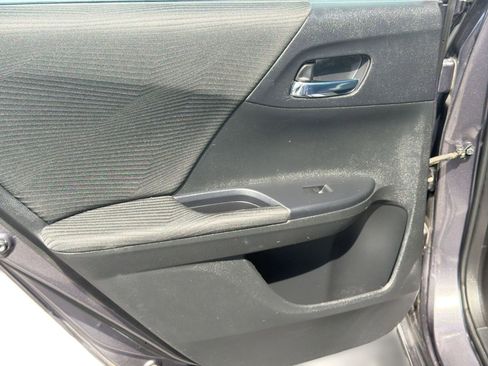 Used 2017 Honda Accord LX image 28