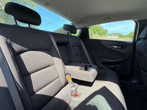 Used 2021 Chevrolet Malibu LT image 16