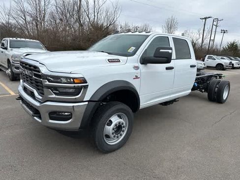 New 2026 RAM 5500 Tradesman w/ Chrome Appearance Group image 2