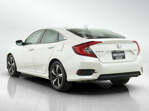 Used 2016 Honda Civic Touring image 3