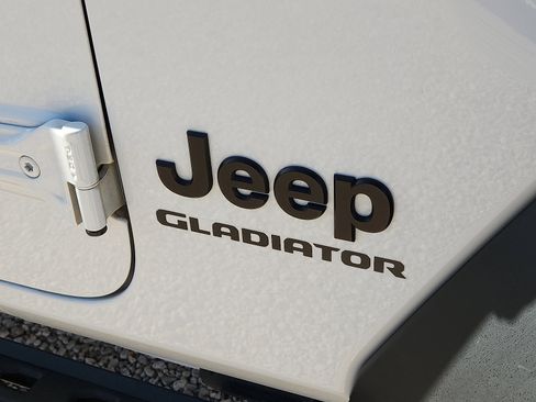 Used 2020 Jeep Gladiator Sport w/ Quick Order Package 23S image 8