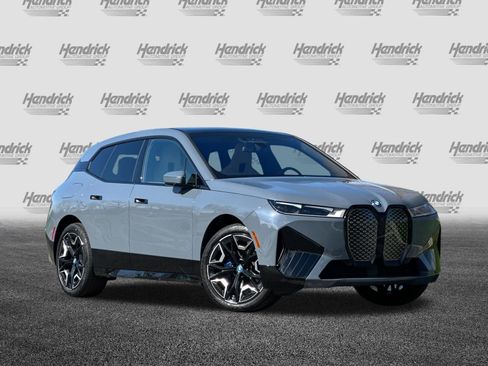 Used 2025 BMW iX xDrive50 image 2