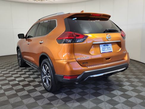 Used 2017 Nissan Rogue SL w/ SL Premium Package image 5