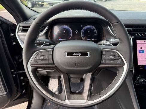 New 2025 Jeep Grand Cherokee L Limited w/ Luxury Tech Group II image 17