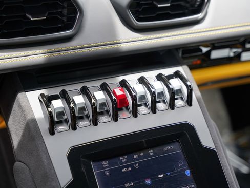 Used 2023 Lamborghini Huracan Tecnica RWD image 7
