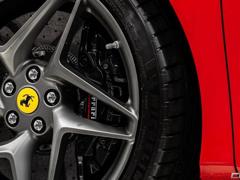 Used 2022 Ferrari F8 Tributo RWD image 25