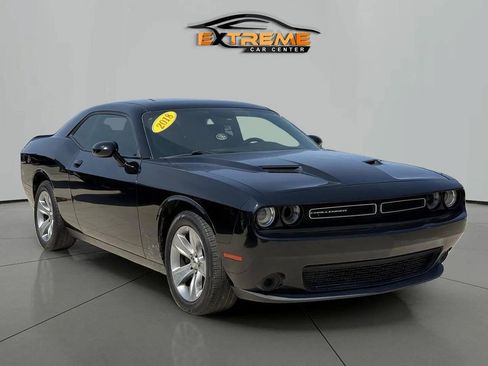Used 2018 Dodge Challenger SXT RWD image 8