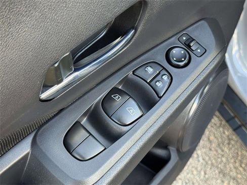 Used 2024 Nissan Kicks SV image 16