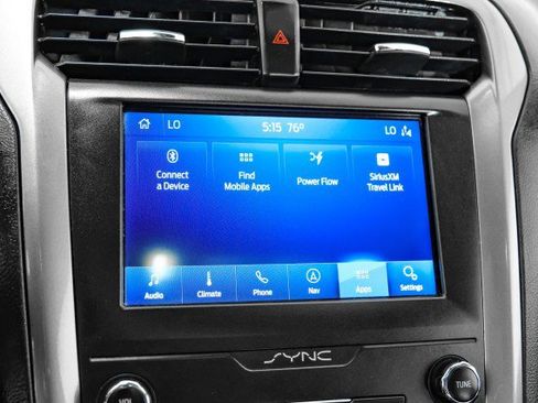 Used 2020 Ford Fusion SE image 27