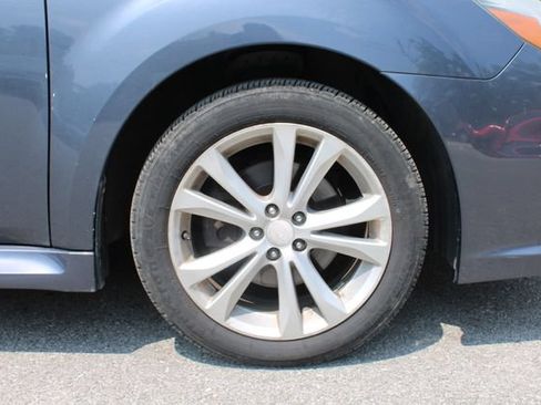 Used 2014 Subaru Legacy 2.5i Premium AWD/4WD image 38