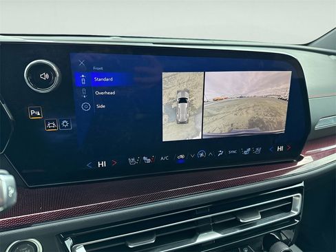 Used 2024 Chevrolet Traverse RS image 29