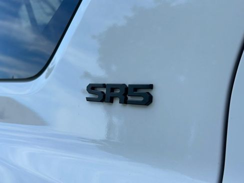Used 2025 Toyota 4Runner SR5 AWD/4WD image 31