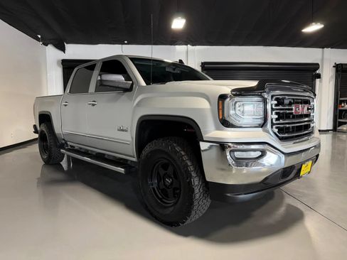 Used 2017 GMC Sierra 1500 SLT w/ Texas SLT Premium Package RWD image 3