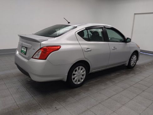 Used 2019 Nissan Versa SV FWD image 9