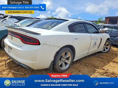 Used 2016 Dodge Charger SXT RWD image 4