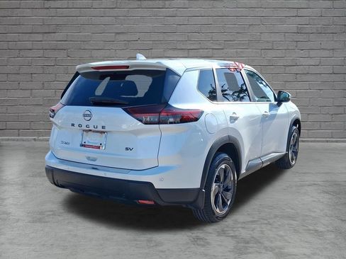 Used 2024 Nissan Rogue SV FWD image 12