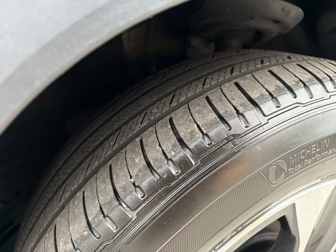 Used 2023 Toyota Highlander L image 12