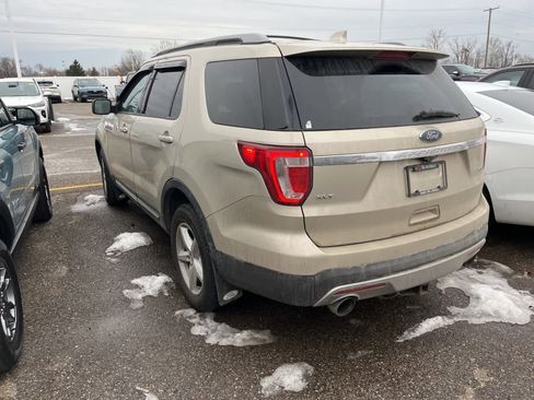 Used 2017 Ford Explorer XLT w/ Equipment Group 202A image 8