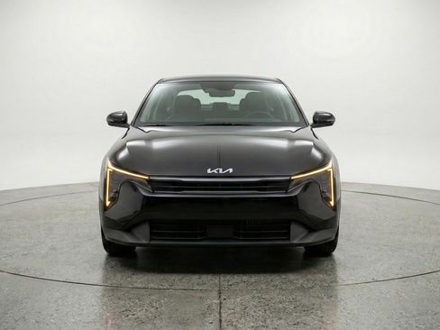 Used 2025 Kia K4 FWD image 2