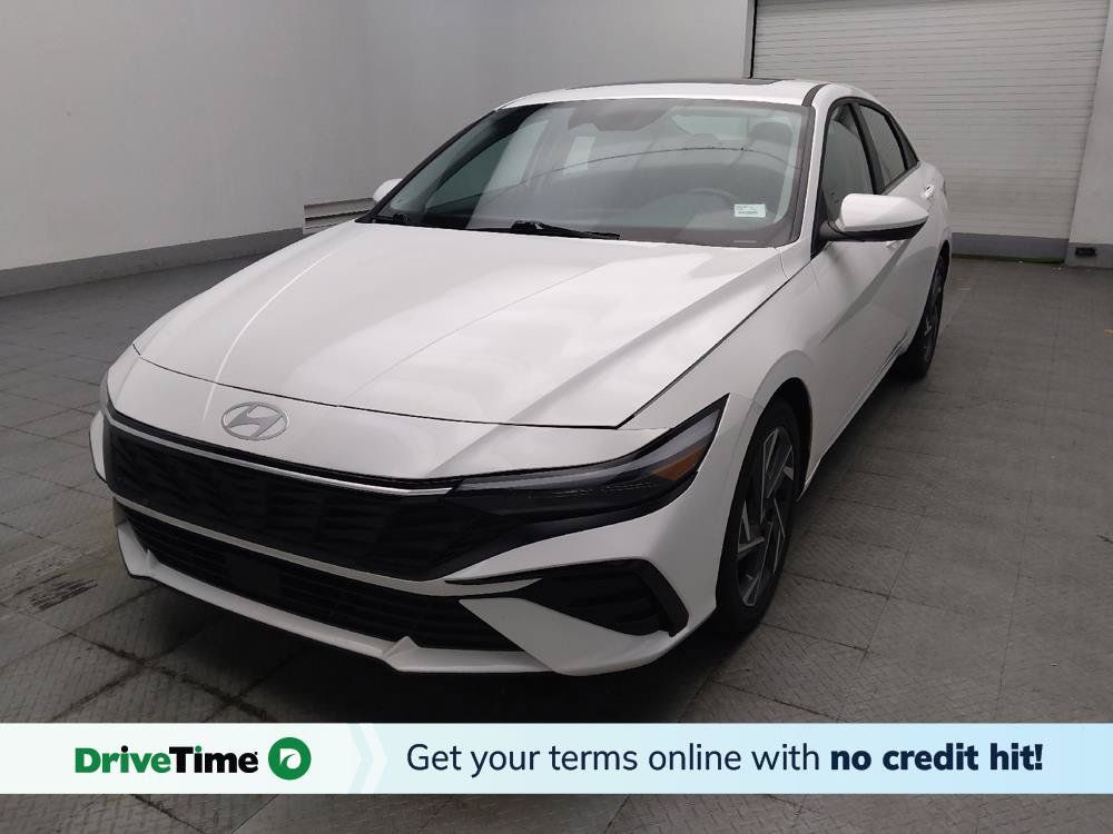 Used 2025 Hyundai Elantra SEL FWD image 1