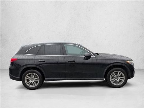 Used 2023 Mercedes-Benz GLC 300 4MATIC image 4