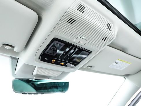 New 2026 Volkswagen Tiguan SE image 65