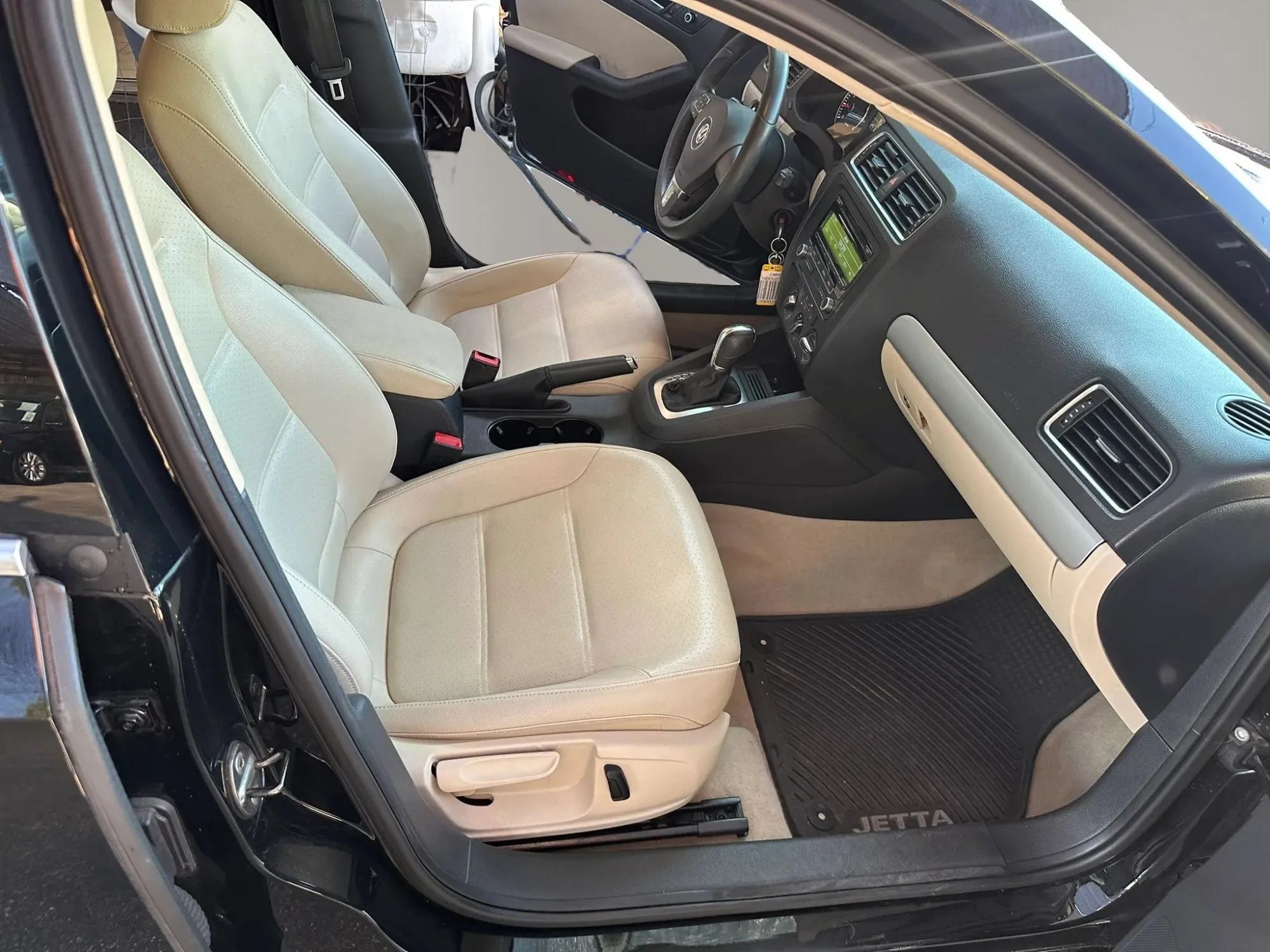 Used 2014 Volkswagen Jetta SE FWD image 5