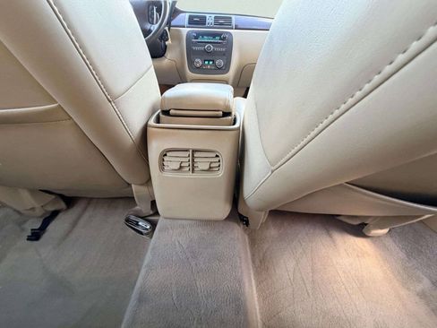 Used 2011 Buick Lucerne CXL FWD image 23