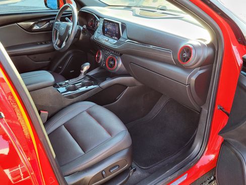 Used 2022 Chevrolet Blazer RS w/ Enhanced Convenience Package image 9