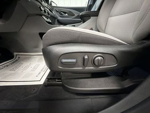 Used 2023 GMC Terrain SLE w/ Driver Convenience Package image 7
