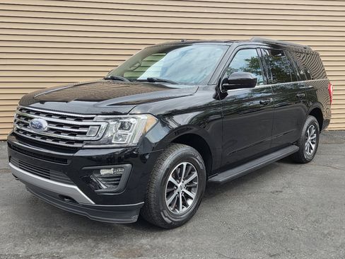 Used 2018 Ford Expedition Max XLT image 2