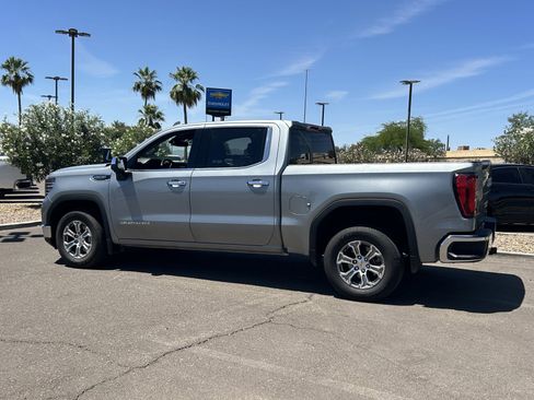 Certified 2025 GMC Sierra 1500 SLT RWD image 3