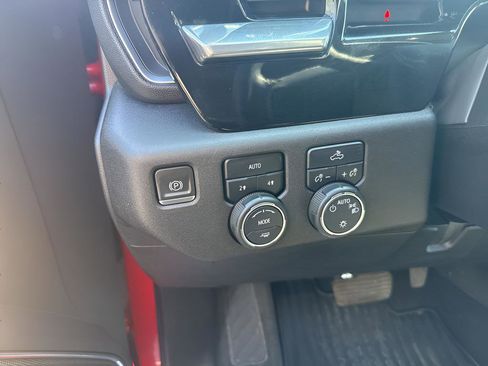 Used 2023 Chevrolet Silverado 1500 LT AWD/4WD image 12