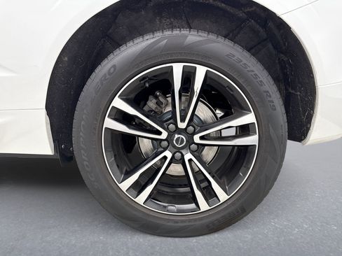 Used 2020 Volvo XC60 T5 Momentum AWD/4WD image 13