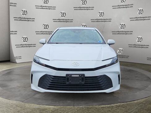 Used 2025 Toyota Camry LE FWD image 8
