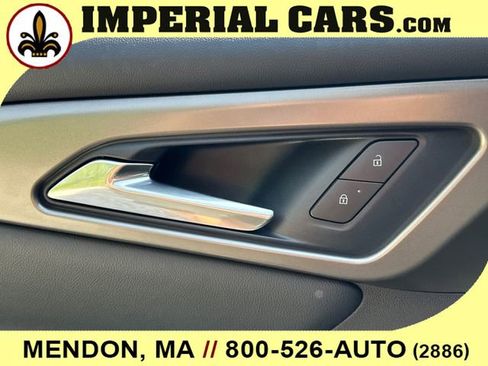 New 2026 Chevrolet Traverse LT w/ Midnight/Sport Edition AWD/4WD image 21