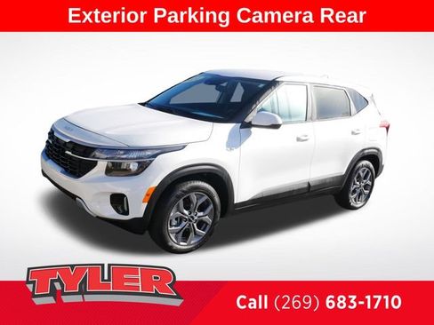 Used 2024 Kia Seltos LX AWD/4WD image 3